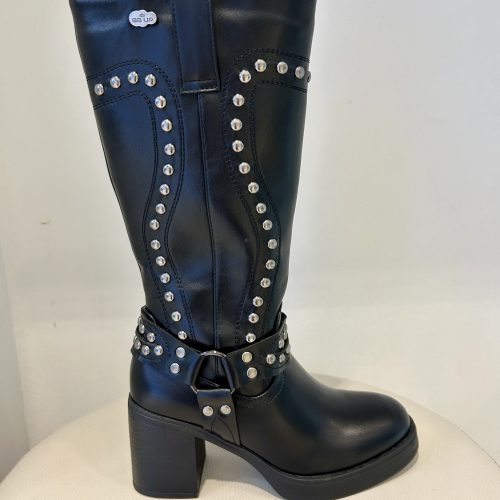 BOTA TACHAS NEGRA